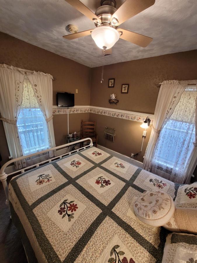 Prairie House Manor Bed And Breakfast De Smet Exterior photo